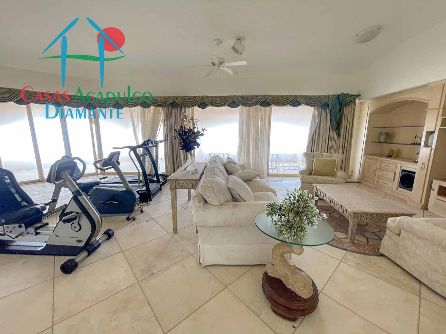 Tres Vidas Villa Universal - Sala familiar 2